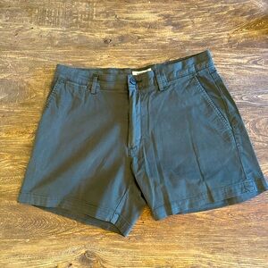 Good Threads Dark Green 5 inch inseam flat front shorts